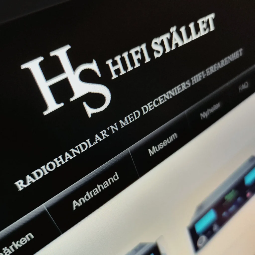 Foto av en skärmbild av HiFi-Ställets hemsida/webbshop.